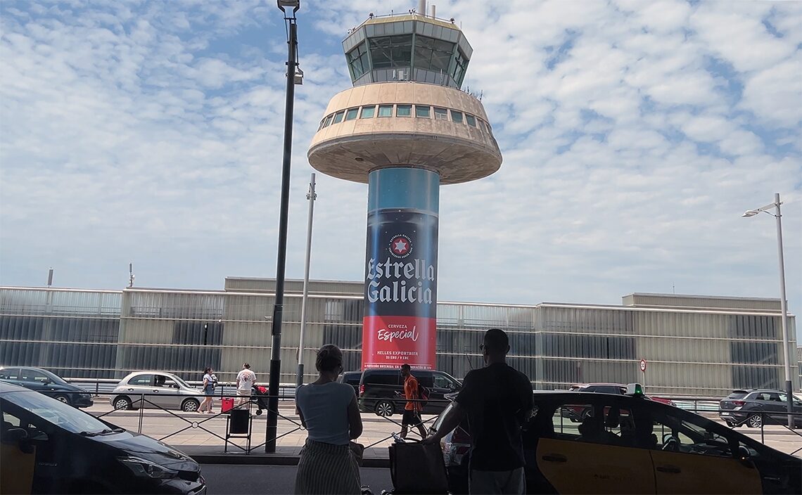 バルセロナ・エル・プラット国際空港 (Aeroport Josep Tarradellas Barcelona-El Prat)旧管制塔。現在は歴史的価値のあるランドマーク
