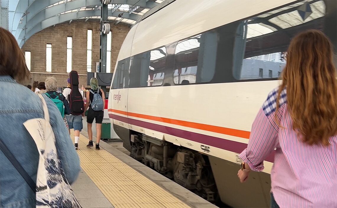 ア・コルーニャ（A Coruña）駅のホーム