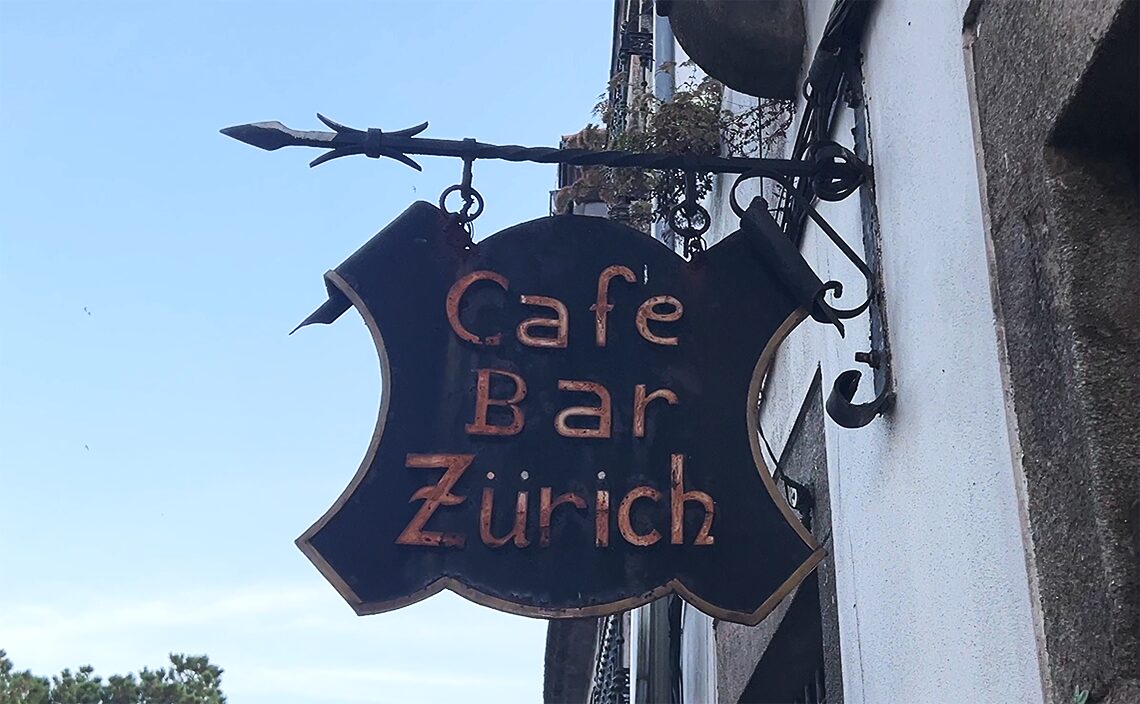 サンティアゴ・デ・コンポステーラ(Santiago de Compostela)バルの看板