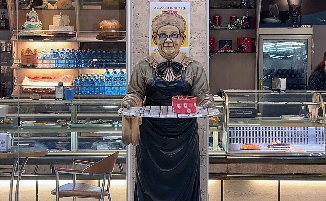 サンティアゴ・デ・コンポステーラ(Santiago de Compostela)スペイン版ステラおばさん。ショッピングモールにて。