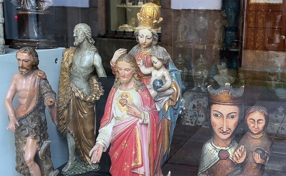 サンティアゴ・デ・コンポステーラ(Santiago de Compostela)多種多様なキリスト像