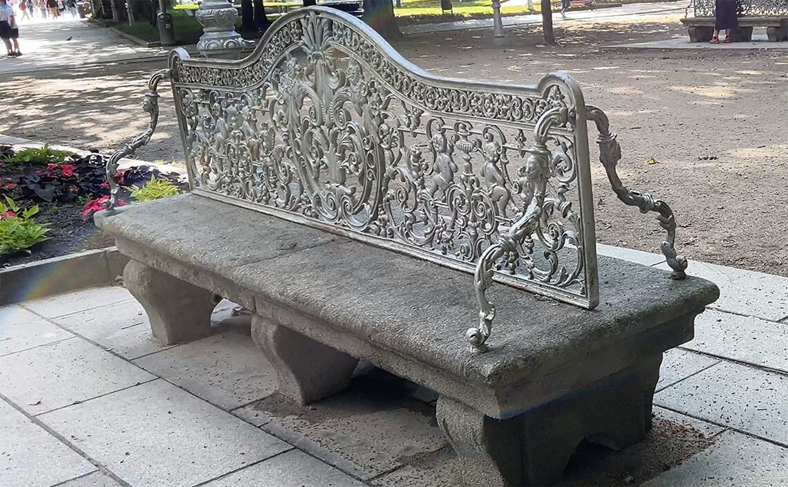 サンティアゴ・デ・コンポステーラ(Santiago de Compostela)ベンチ