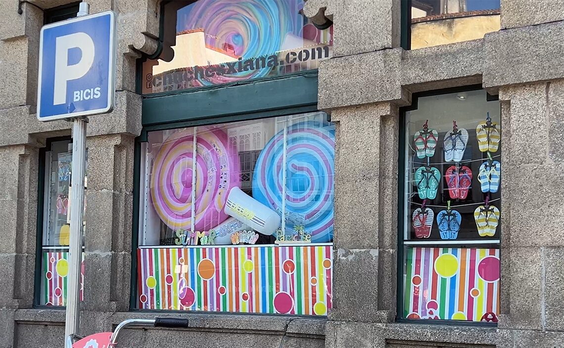サンティアゴ・デ・コンポステーラ(Santiago de Compostela)ビーチグッズショップ