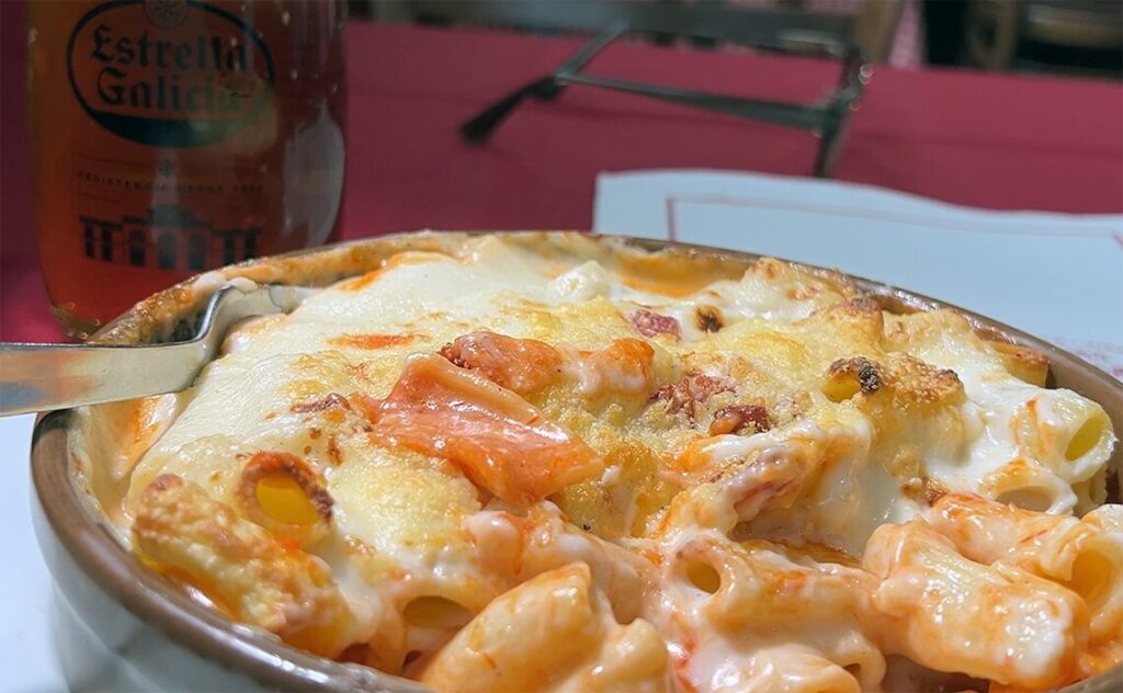 サンティアゴ・デ・コンポステーラ(Santiago de Compostela)グラタン&ビール