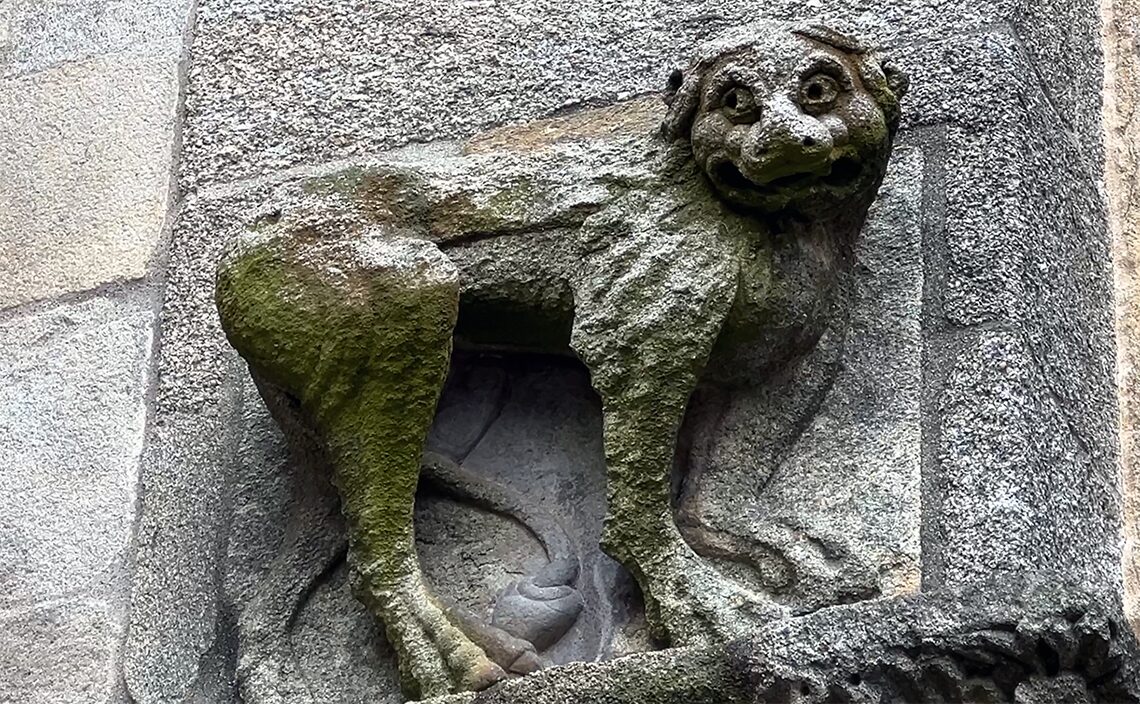 サンティアゴ・デ・コンポステーラ(Santiago de Compostela)ライオンをモチーフにした彫刻