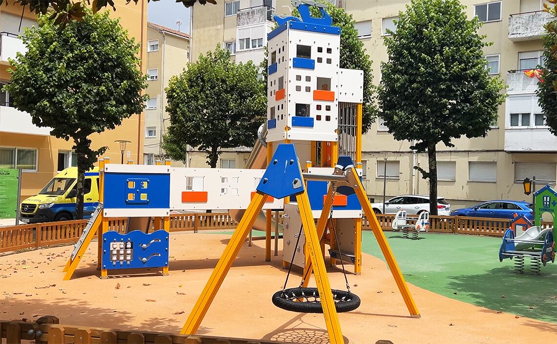 サンティアゴ・デ・コンポステーラ(Santiago de Compostela)多機能遊具