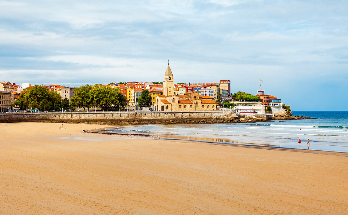 ヒホン Gijon サン・ロレンソ海岸（Playa de San Lorenzo）