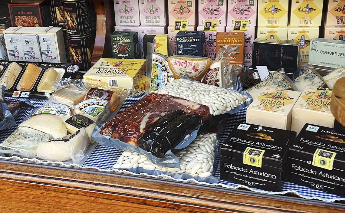 オビエド oviedo