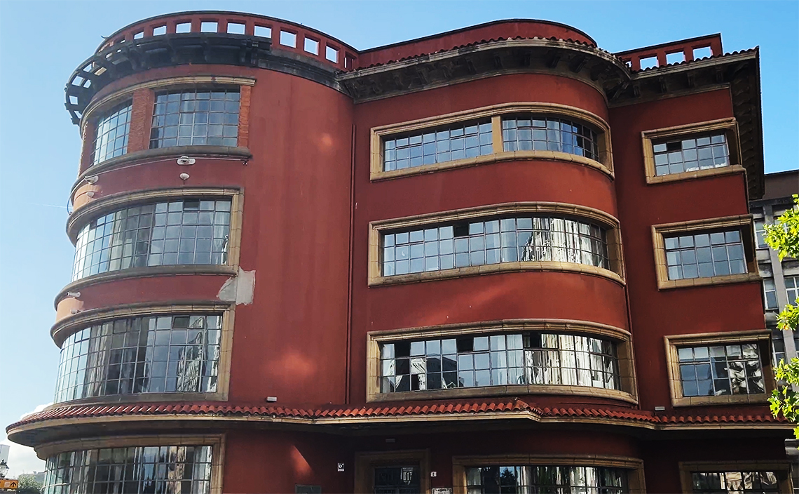ヒホン（Gijón / スペイン）アンティグオ・エディフィシオ・デ・テレフォニカ「Antiguo Edificio de Telefónica」（旧テレフォニカビル）