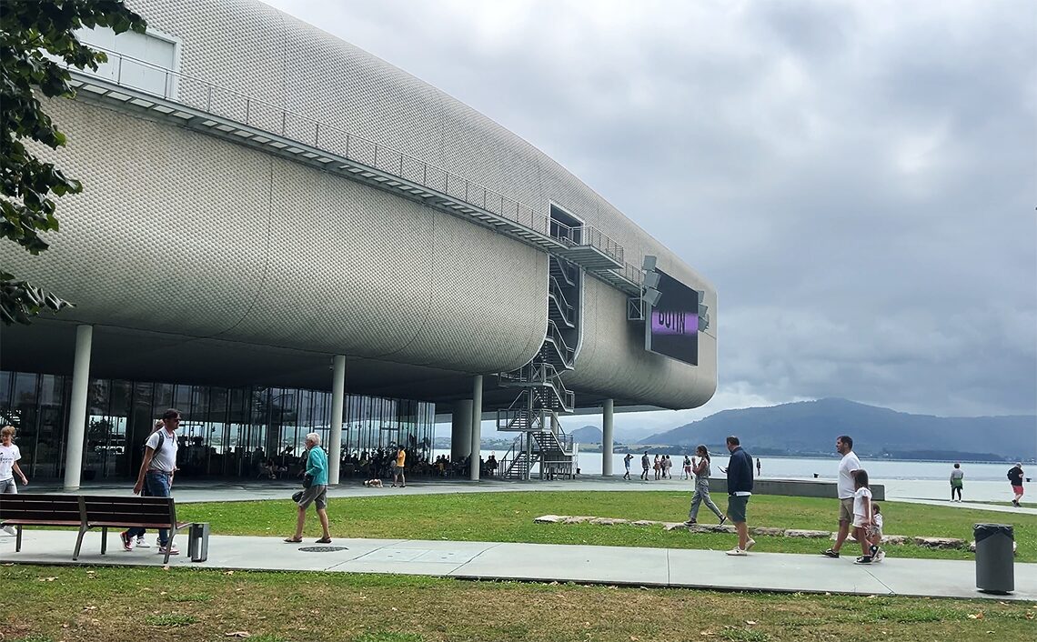 サンタンデール Santander現代美術館セントロ・ボティン（Centro Botín）