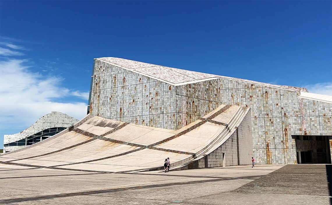 サンティアゴ・デ・コンポステーラ(Santiago de Compostela)シダーデ・ダ・クルトゥーラ・デ・ガリシア(Cidade da Cultura de Galicia)