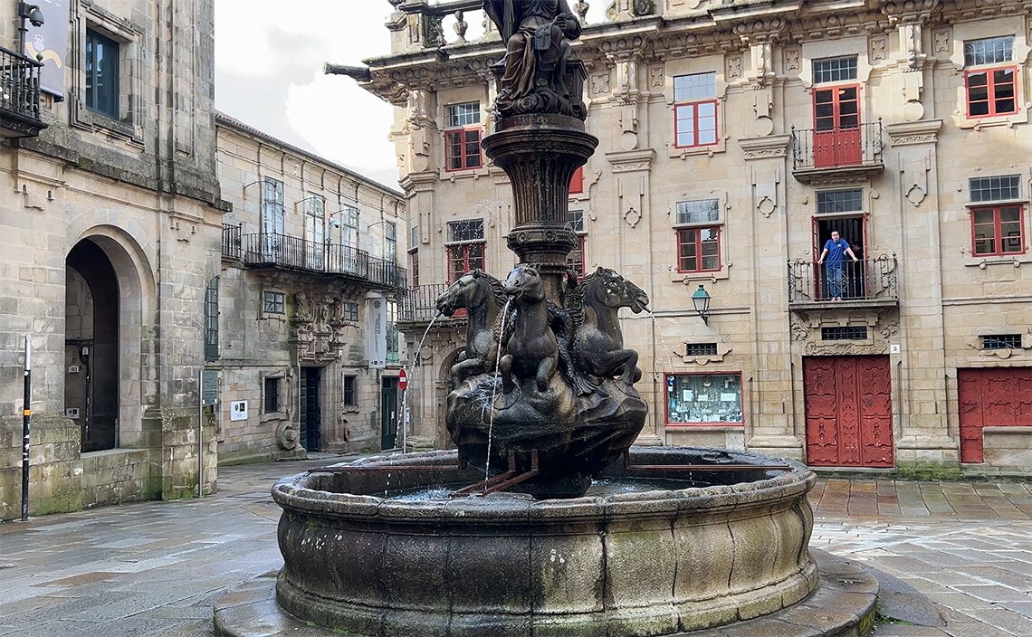 サンティアゴ・デ・コンポステーラ Santiago de Compostela アルカ広場(Plaza de las Platerías)