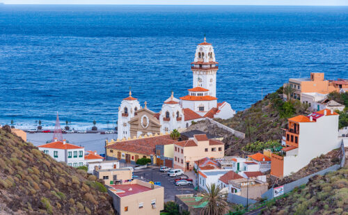 大西洋に浮かぶ火山島で年間300日の晴天と多様な自然景観を体験できるスペイン領