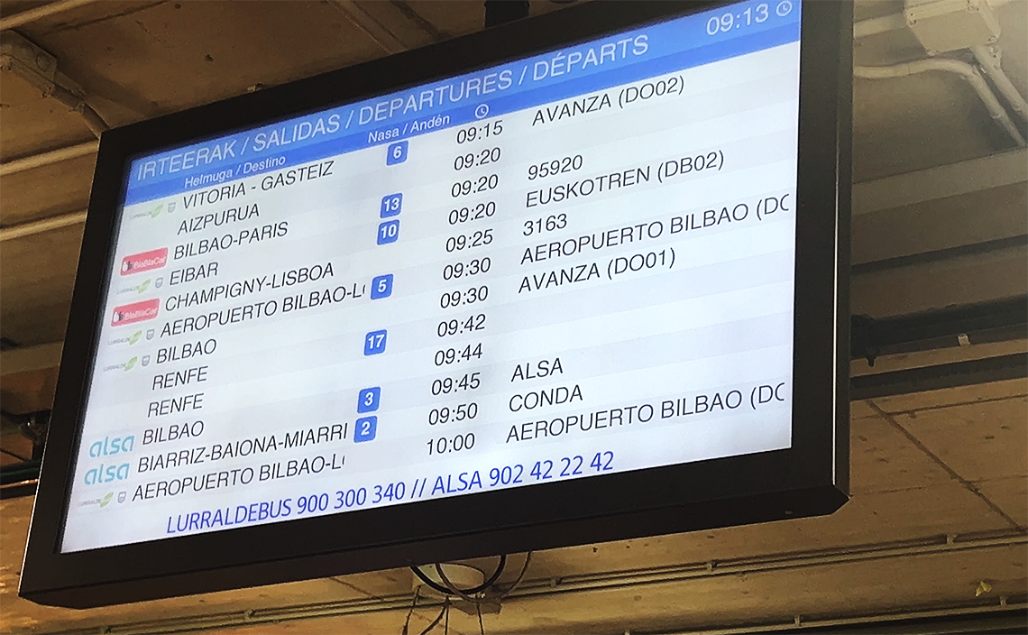 まずはフランスのビアリッツ駅(Gare de Biarrits)にバスで移動。