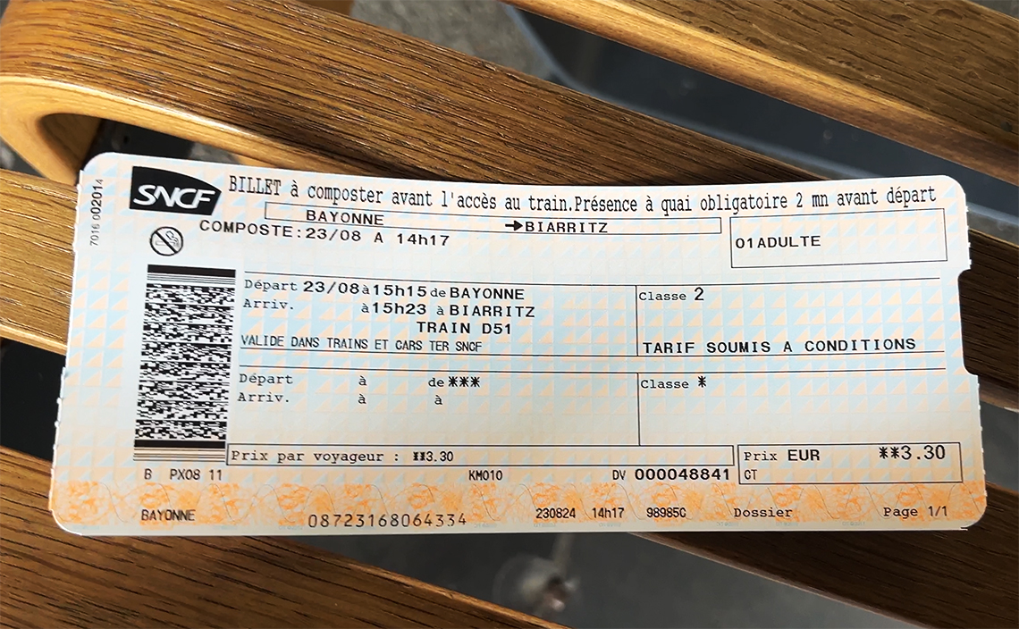 バイヨンヌ駅の窓口でまでの切符を購入。帰りのルートも行きと同じバイヨンヌ駅ー【電車】ービアリッツ駅ー【バス】ーサンセバスチャン駅。