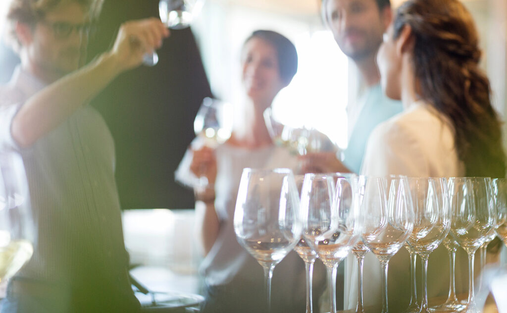 ワインツアーとバル巡りで見る文化