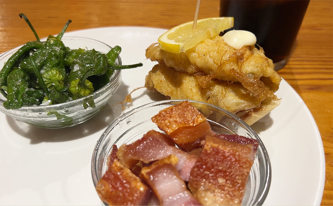 ピンチョスの台となるパンにも注目。