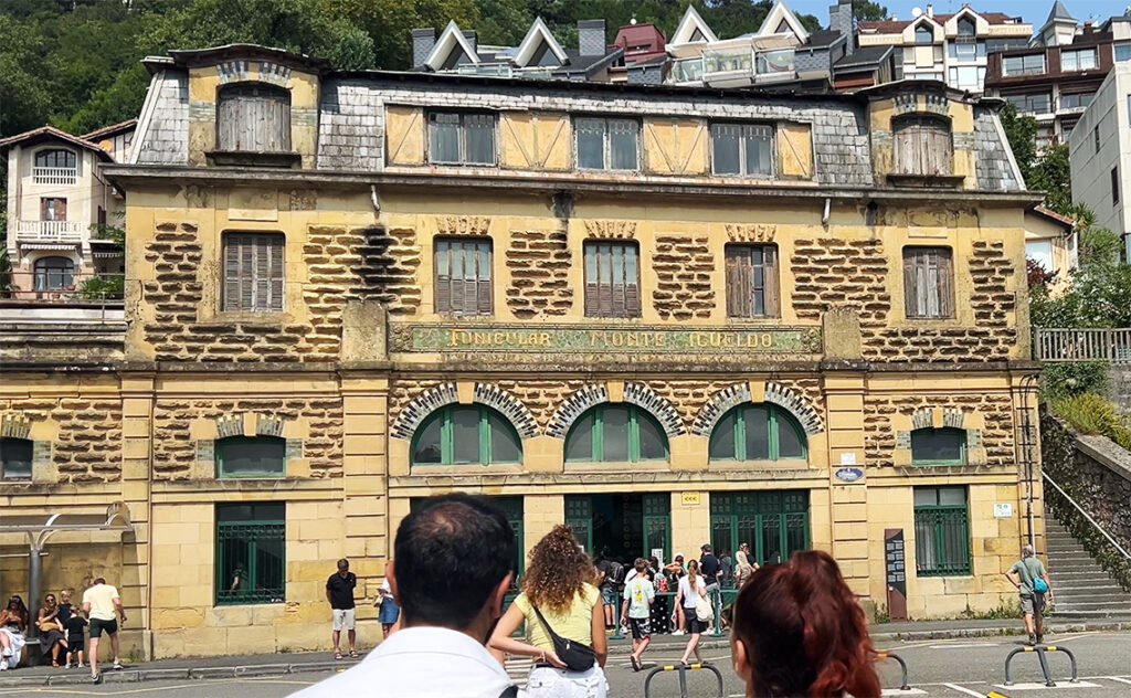 サンセバスチャン (スペイン) – San Sebastián(Spain)モンテ・イゲルド展望台にある遊園地「Parque de Atracciones Monte Igueldo」