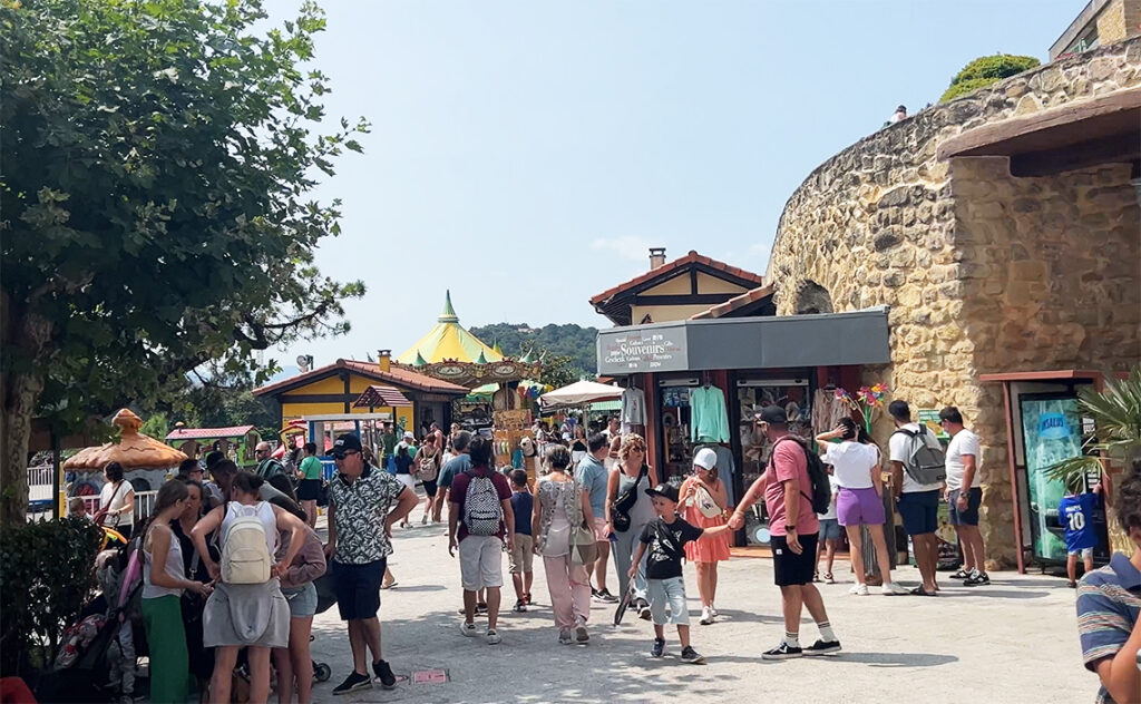 サンセバスチャン (スペイン) – San Sebastián(Spain)モンテ・イゲルド展望台にある遊園地「Parque de Atracciones Monte Igueldo」