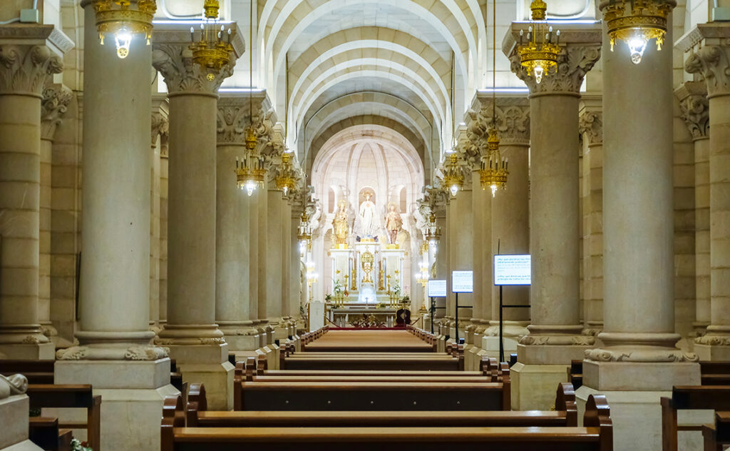 アルムデナ大聖堂 (Catedral de la Almudena)