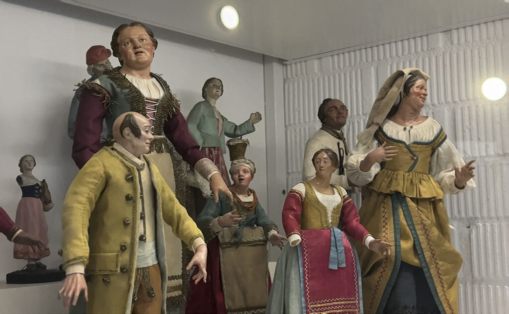バルセロナ Museu Etnològic de Barcelona 民族学博物館 18世紀から19世紀の衣装を纏った精巧な人形群。