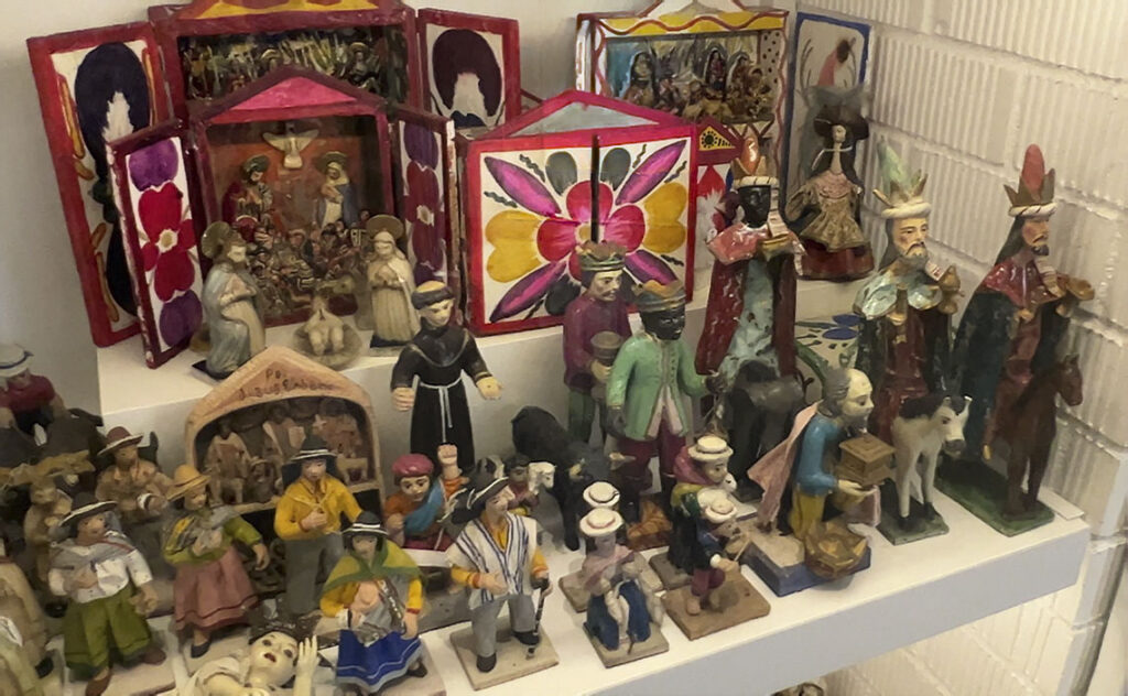 バルセロナ Museu Etnològic de Barcelona 民族学博物館 多種多様なフィギュアのコレクション