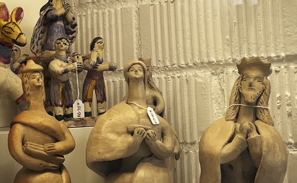 バルセロナ Museu Etnològic de Barcelona 民族学博物館 素焼きの粘土で作られたテラコッタ製の人物像。