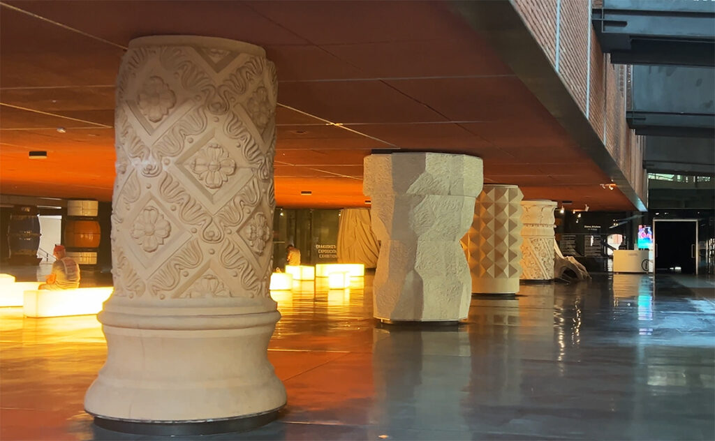 ビルバオ Bilbao アスクナ・セントロア(Azkuna Zentroa-Alhóndiga Bilbao)