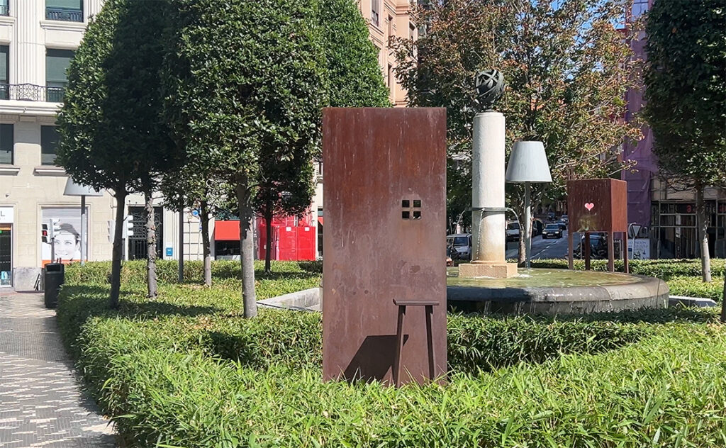 ビルバオ Bilbao アスクナ・セントロア(Azkuna Zentroa-Alhóndiga Bilbao)