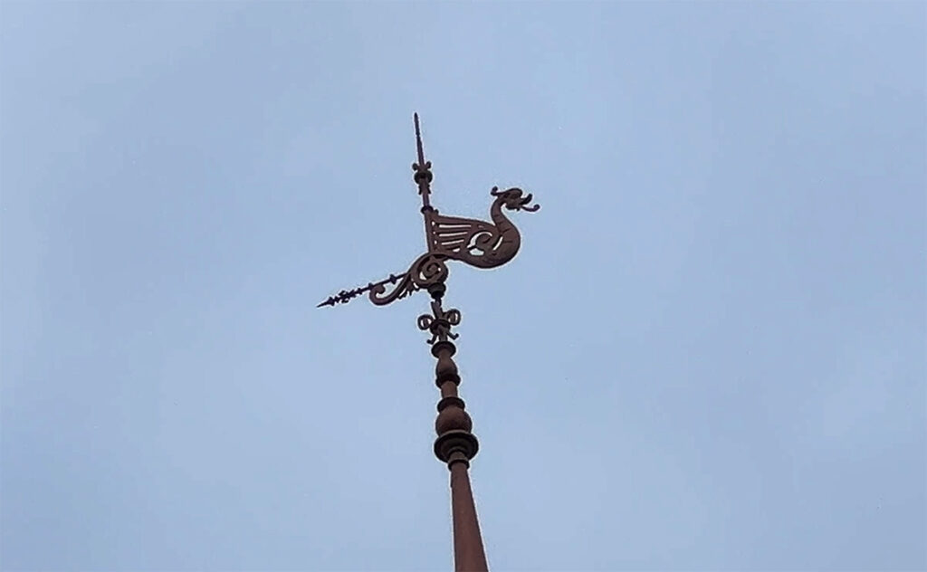 ビルバオ Bilbao ドラゴンの風見鶏。