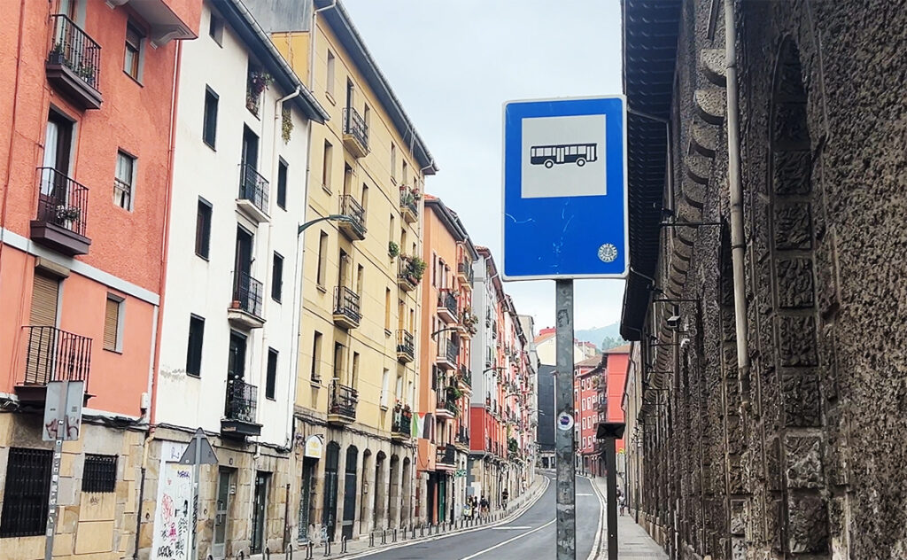 ビルバオ Bilbao バス停の標識。