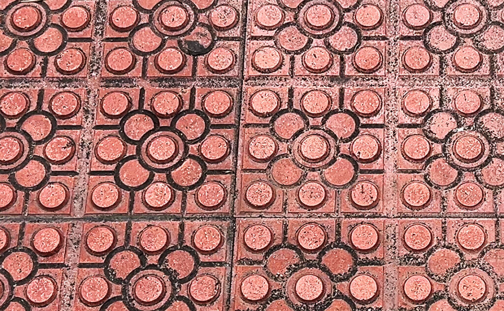 ビルバオ Bilbao ビルバオの象徴「ビルバオ・フラワー（Baldosa de Bilbao）」のタイル。