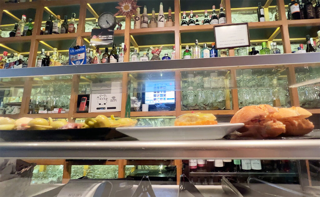 ビルバオ Bilbao 住宅街にある地元民しか来ないバル。