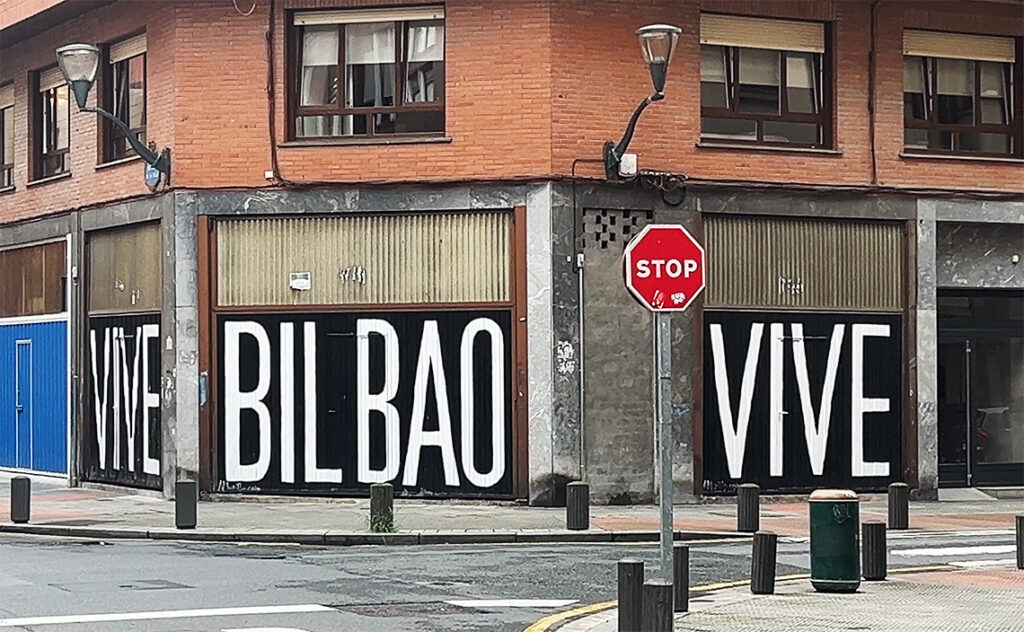 ビルバオ Bilbao 「BILBAO VIVE（ビルバオは生きている）」。