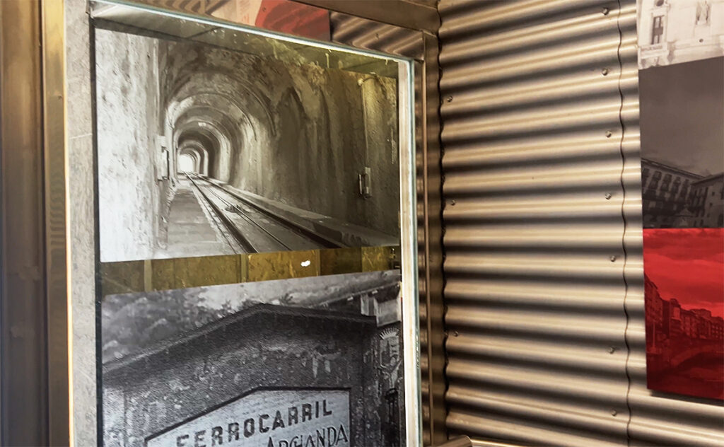 ビルバオ Bilbao アルチャンダ山展望台（Artxanda viewpoint）1915年に運行を開始したこのケーブルカーは、100年以上の歴史を持つ。山麓駅から山頂駅までの標高差226.49メートルをわずか3分で一気に駆け上がる。