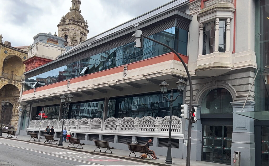 ビルバオ Bilbao リベラ市場（La Ribera Gastro Plaza）