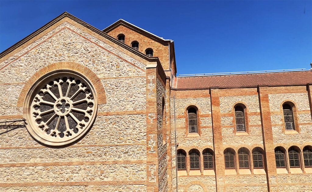 バルセロナ現代美術館(MACBA: Museu d'Art Contemporani de Barcelona) 天使の聖母修道院(Convent dels Àngels)