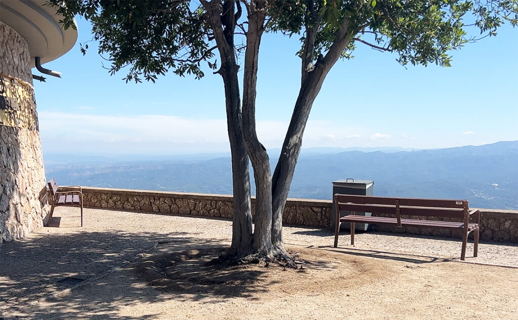 バルセロナ モンセラット(Montserrat) 標高の高い場所に位置する展望スペース。