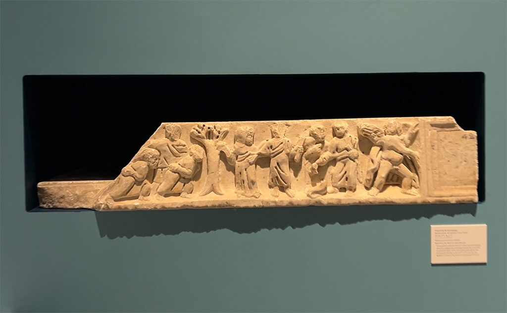 フランス(France) ナルボンヌ(Narbonne) ナルボヴィア博物館(Narbo Via museum) キリスト教の初期の場面を浮き彫りにした石棺の断片。