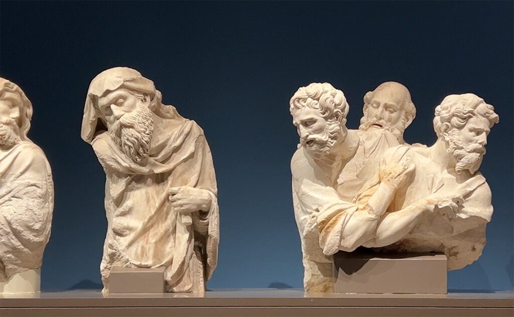 カタルーニャ国立美術館(Museu Nacional d'Art de Catalunya)石材を削り出して制作された14世紀後半のゴシック彫刻群