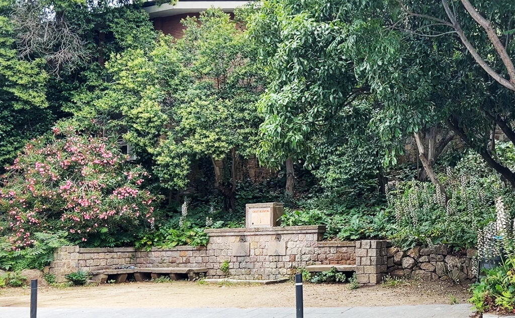 モンジュイックの丘には、休憩できる小広場や庭園空間は20以上ある。