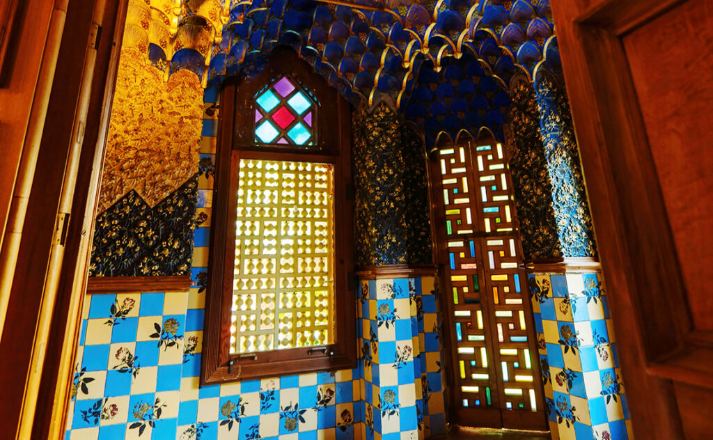 カサ・ビセンス（Casa Vicens） バルセロナ(Barcelona) 内部の小部屋の様子