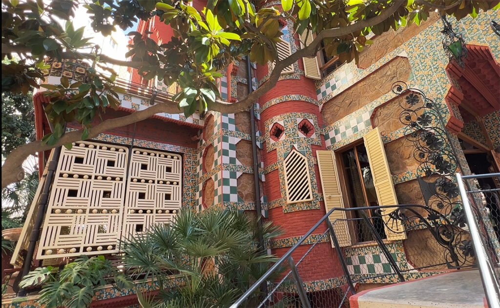 カサ・ビセンス（Casa Vicens） バルセロナ(Barcelona) 建物外壁のディテール