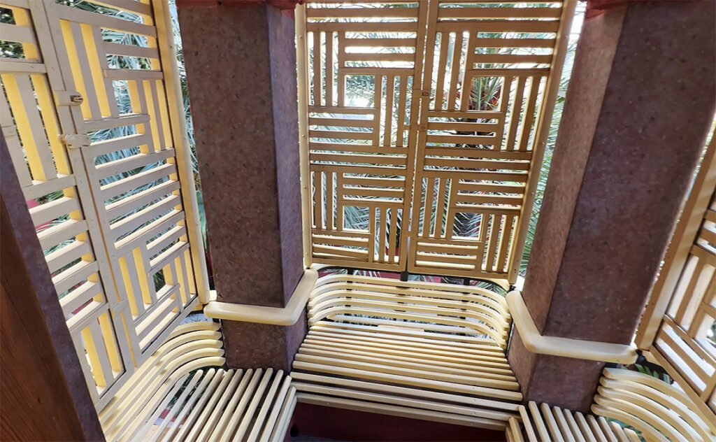 カサ・ビセンス（Casa Vicens） バルセロナ(Barcelona) テラス内部のベンチ部分