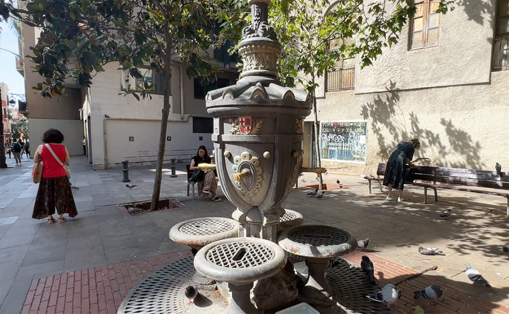 バルセロナ Barcelona カナレタスの噴水