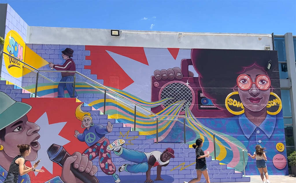 バルセロナ(Barcelona) バルセロナのストリートアート(street art) オルタ地区の青少年センター「Can Quicu」の入り口