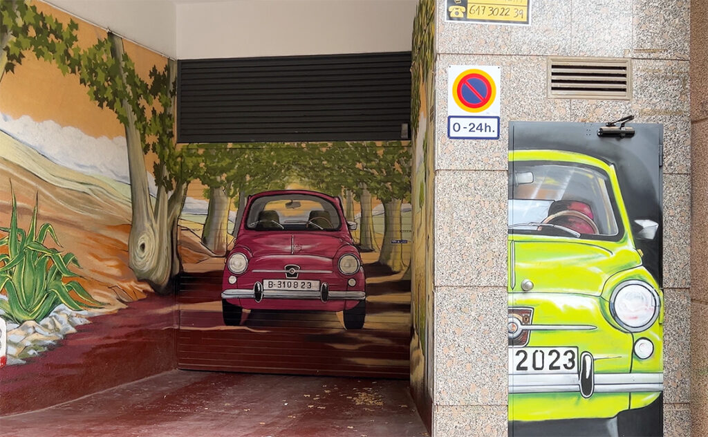 バルセロナ(Barcelona) バルセロナのストリートアート(street art)ポブレノウ地区のガレージに描かれたSEAT 600のイラスト