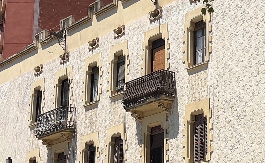 バルセロナ(Barcelona) ジョセップ・グラネル・イ・プラット(Josep Graner i Prat)によって設計された20世紀初頭(約1910年頃)モダニズム建築の集合住宅。